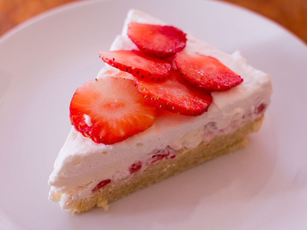 low-carb-strawberry-shortcake-01