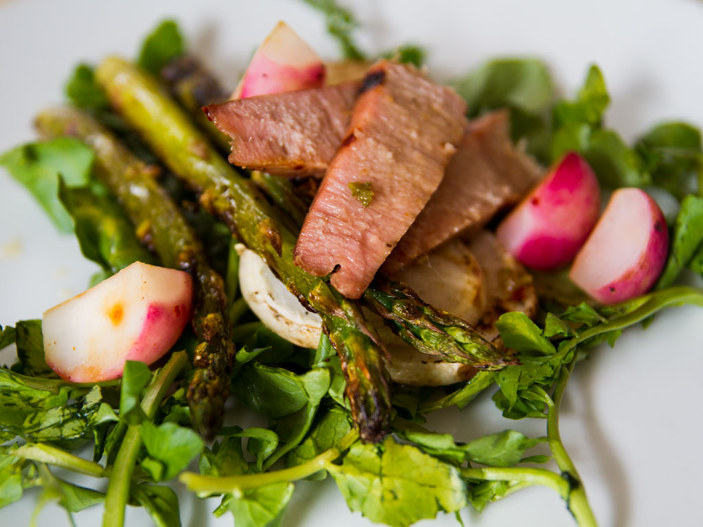 lemongrass-glazed-tuna-on-grilled-asparagus-and-turnip-salad-01
