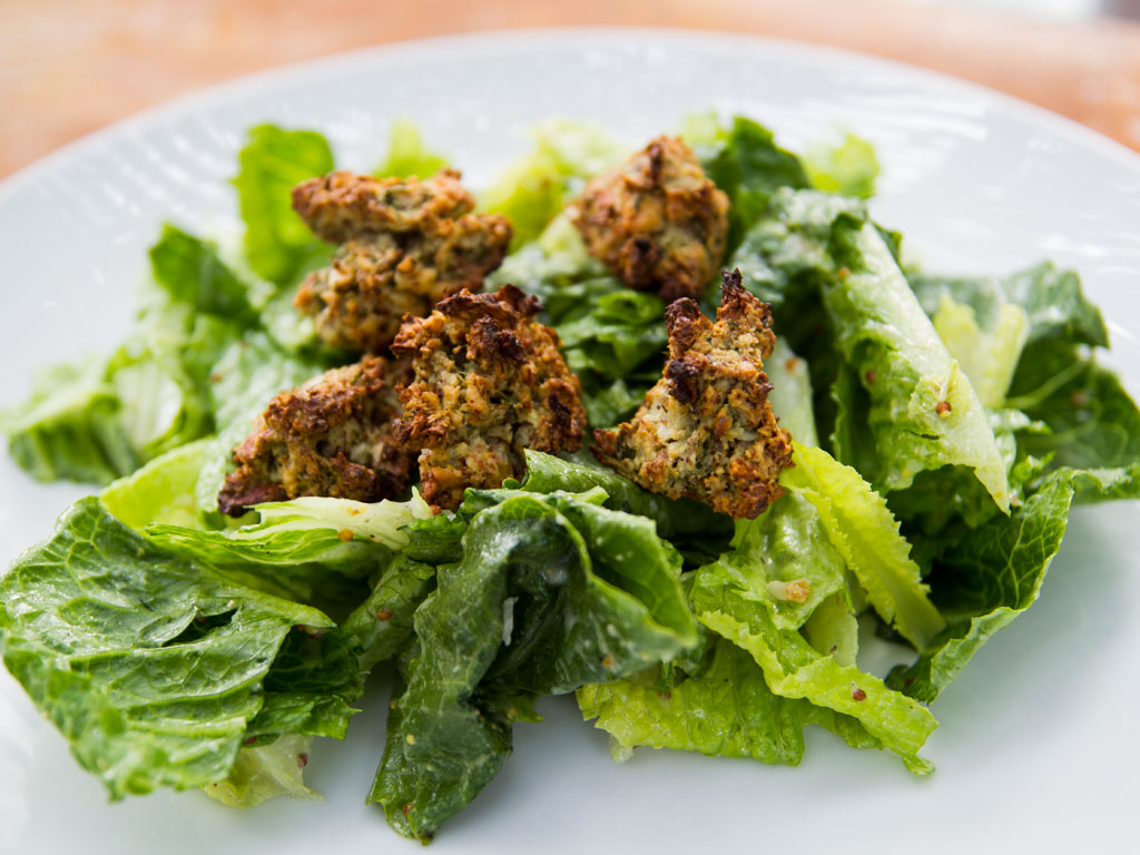 caesar-salad-with-nutty-croutons-01